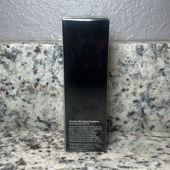Bobbi Brown Espresso Intensive Skin Serum Foundation - Picture 4 of 6